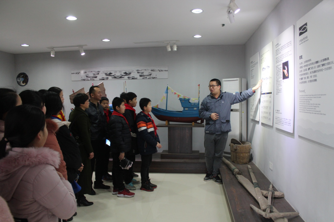 关心海洋，从小抓起